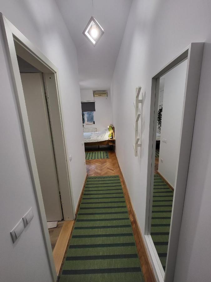 Cozy Old Town Apartments - Lipscani Bukares Bagian luar foto