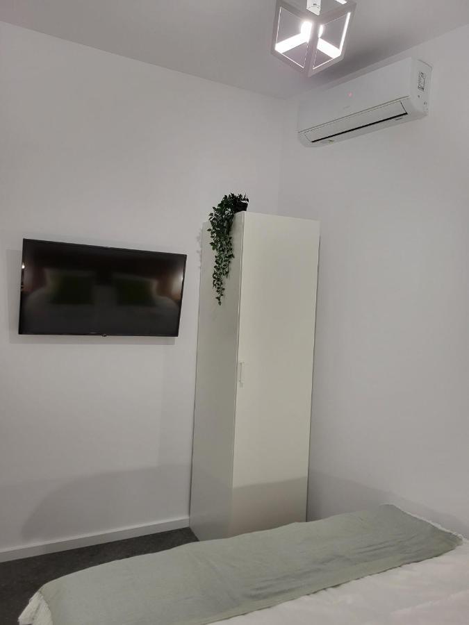 Cozy Old Town Apartments - Lipscani Bukares Bagian luar foto