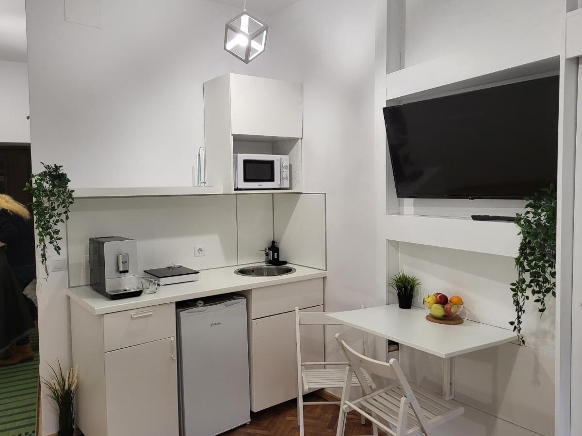 Cozy Old Town Apartments - Lipscani Bukares Bagian luar foto