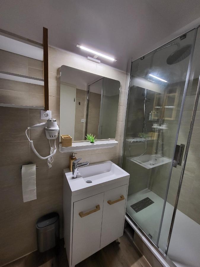 Cozy Old Town Apartments - Lipscani Bukares Bagian luar foto